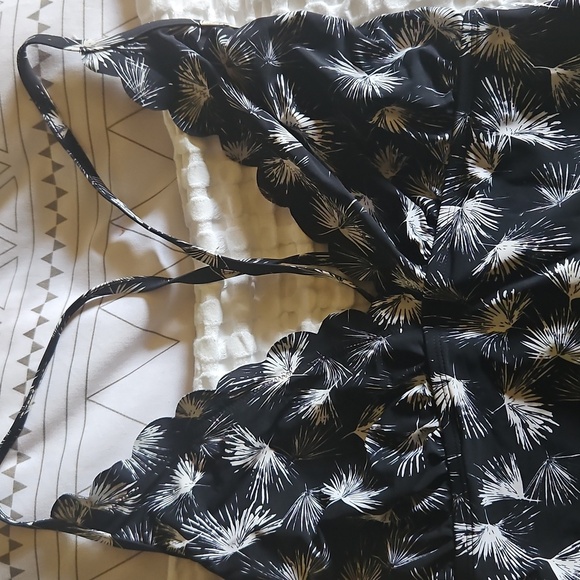 La Blanca Elegant Black Swimwear Size 16 - Picture 2 of 4